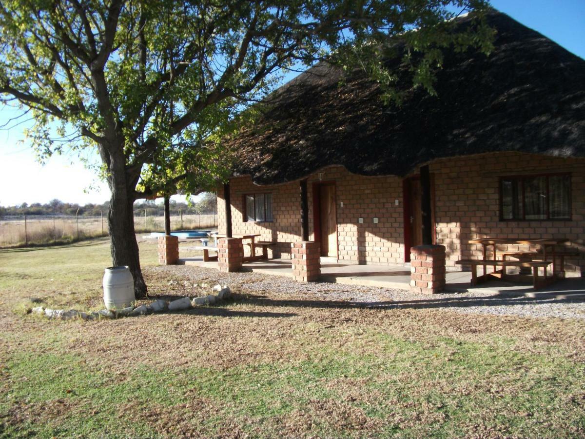 Hotel Kalkfontein Guestfarm Grootfontein Exterior foto